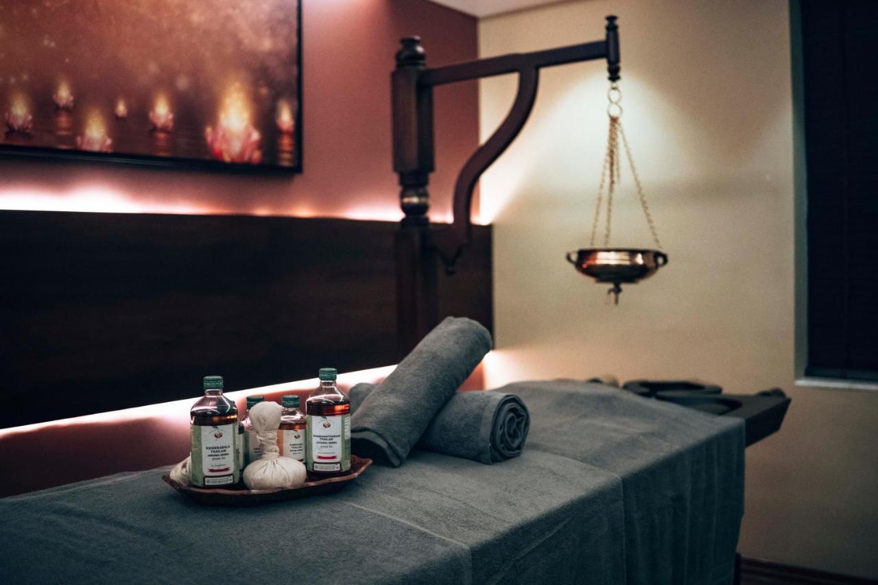 Retrieve Health & Wellness Hotel Kochi Ngoại thất bức ảnh